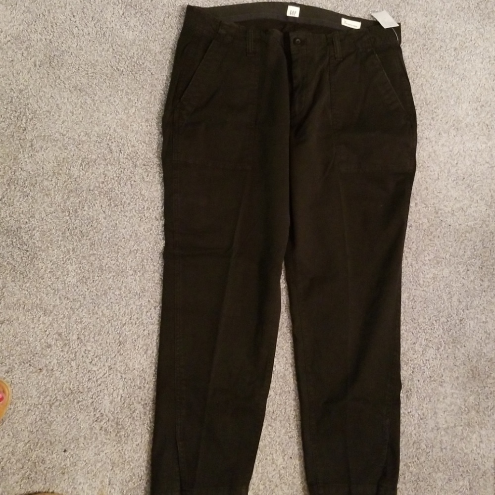 Gap Cargo Girlfriend Crops